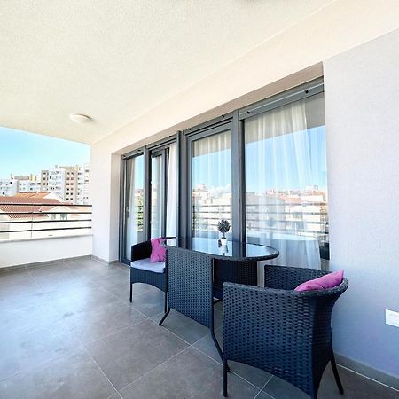 S'Akvarel 4 - Private Garage Apartment สปลิท ภายนอก รูปภาพ
