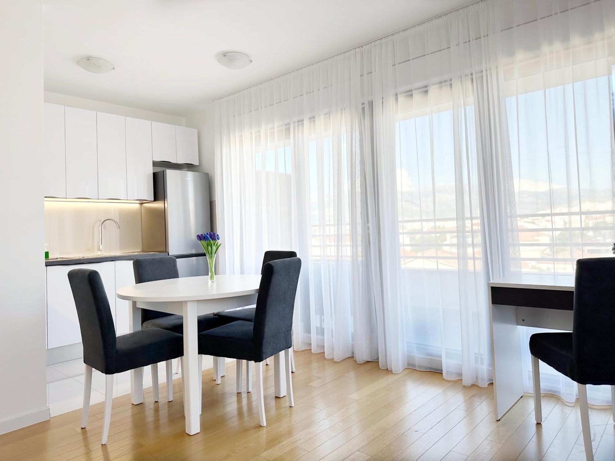 S'Akvarel 4 - Private Garage Apartment สปลิท ภายนอก รูปภาพ