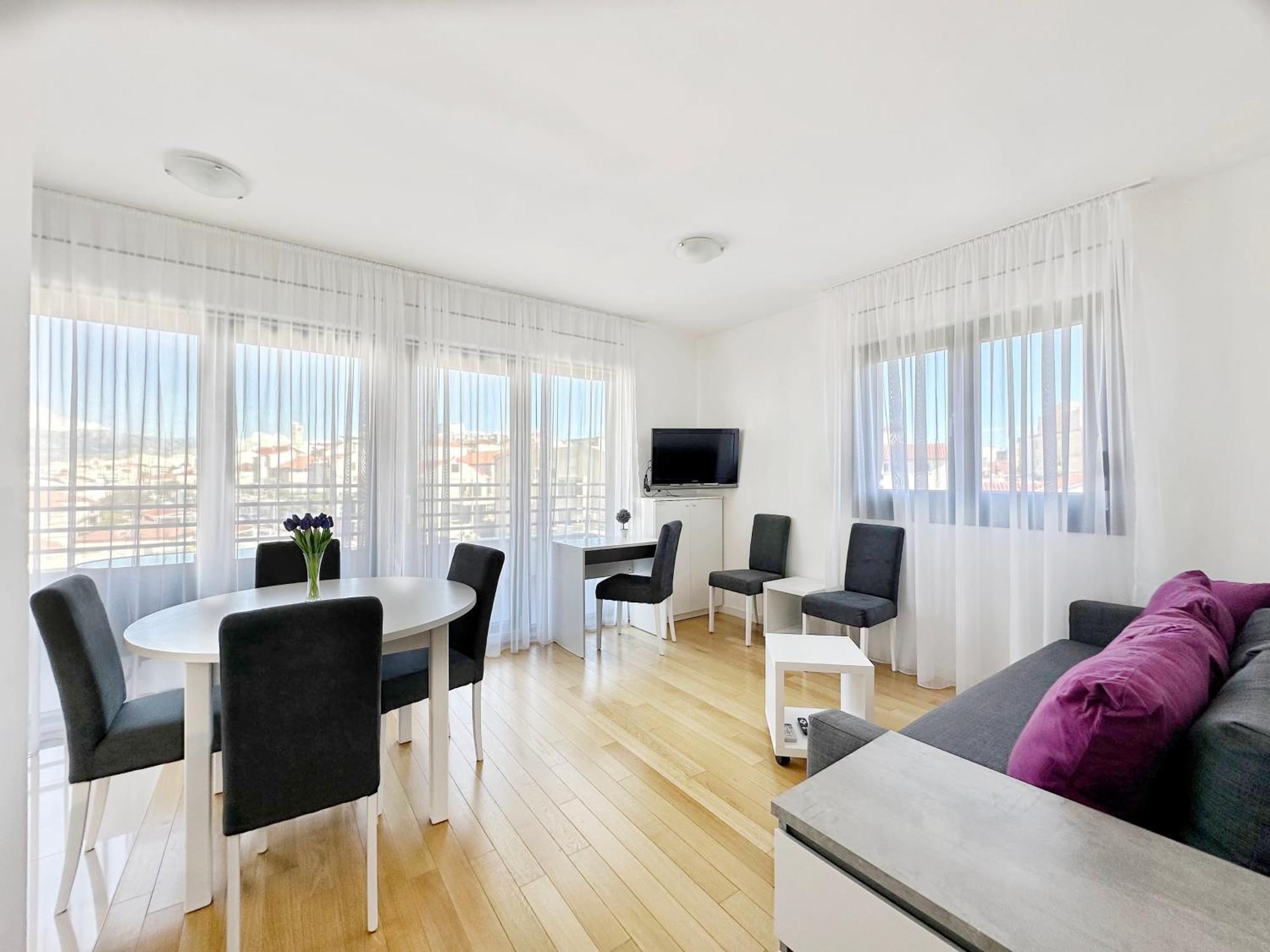 S'Akvarel 4 - Private Garage Apartment สปลิท ภายนอก รูปภาพ