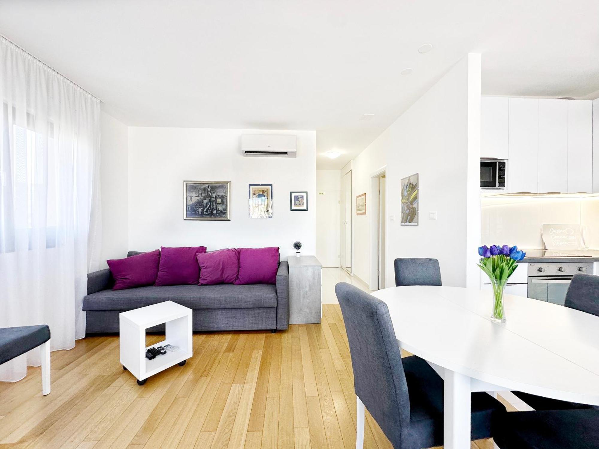 S'Akvarel 4 - Private Garage Apartment สปลิท ภายนอก รูปภาพ