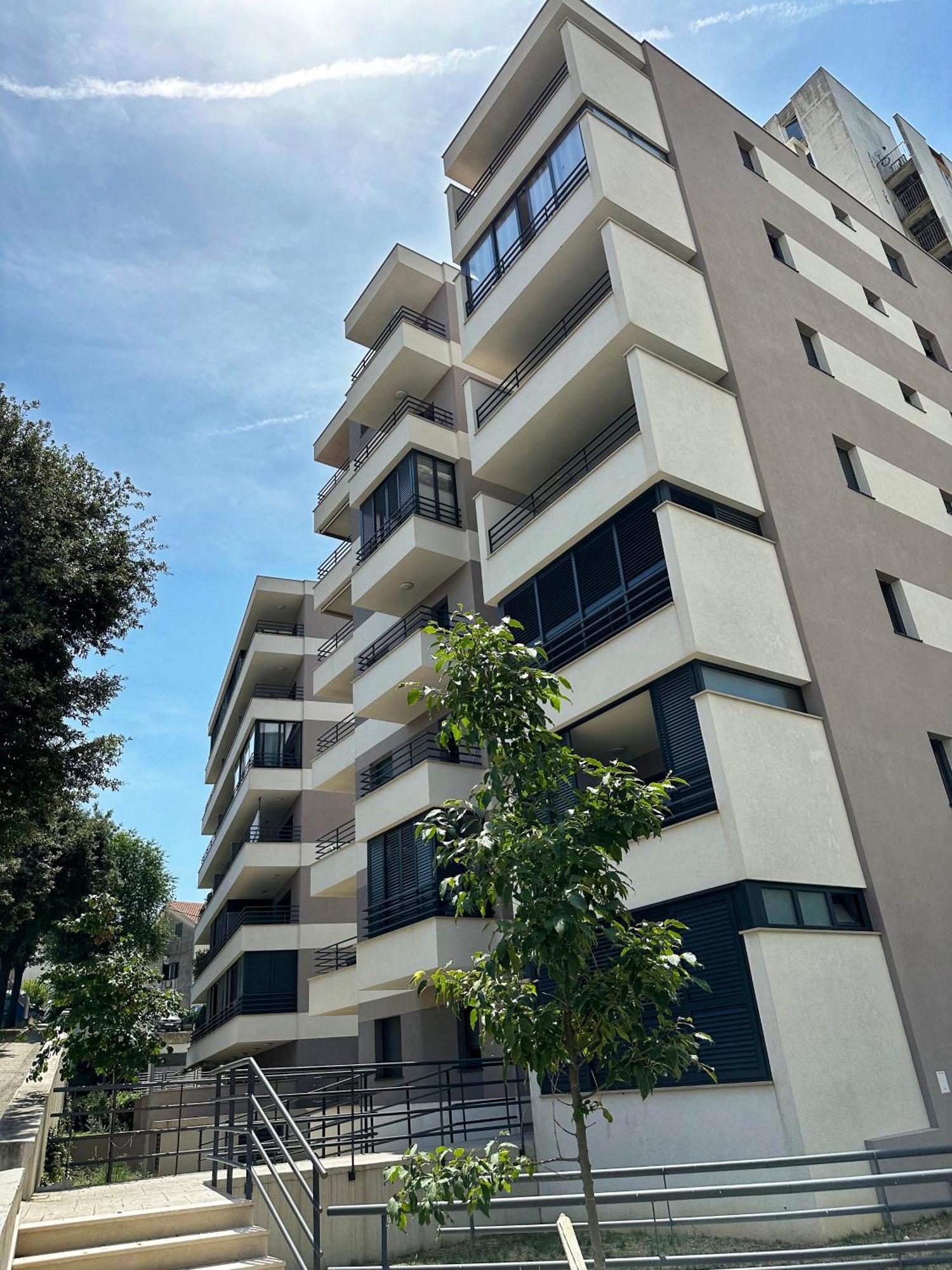 S'Akvarel 4 - Private Garage Apartment สปลิท ภายนอก รูปภาพ